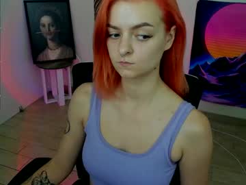 girl
        red_bestie_ cam image #4699553