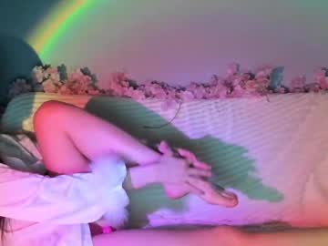 girl
        _eva_01 cam image #6069598