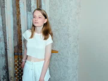 girl
        meand_you cam image #2216304