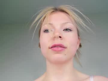 girl
        deva_alice cam image #1897268