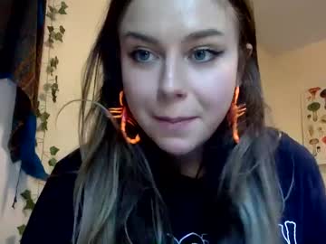 girl
        lillypadgrl cam image #2690055