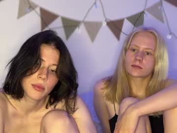couple
        lisalewi cam image #4809623