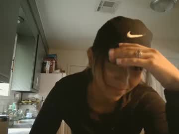 girl
        bgsubmgrl cam image #4275607