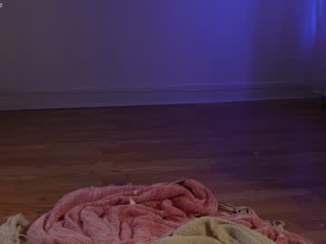 girl
        alisonrouge cam image #2700250