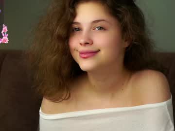 girl
        a_whole_eternity cam image #4665052
