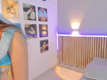 girl
        little_effy18 cam image #3272242