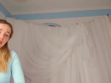 girl
        a_m_e_l_i_a cam image #4859186