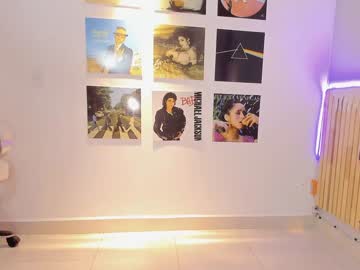 girl
        little_effy18 cam image #2971397