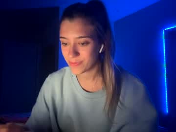 girl
        ameliarustova cam image #1593933