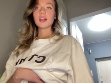 girl
        angel_from_sky cam image #3212102
