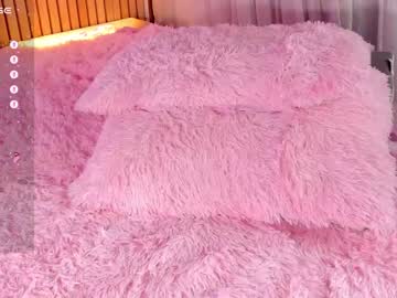 girl
        little_effy18 cam image #4084479