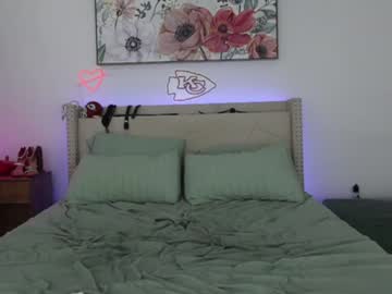 couple
        ari_lovexo cam image #6606034
