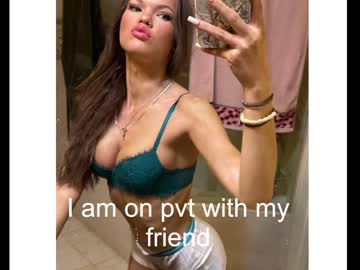 girl
        realjadebri cam image #3626422