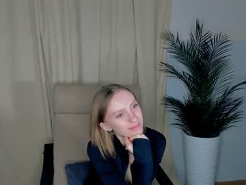 girl
        darlenegladish cam image #3737048