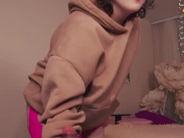 girl
        chery_lady22 cam image #682310