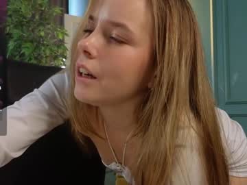 girl
        milly_shy cam image #4367242