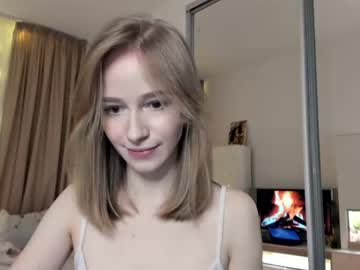 girl
        happiness_s cam image #3056215