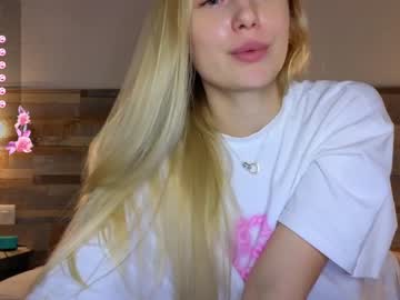 girl
        callme_star cam image #4225448