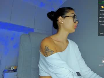 girl
        miyong_7 cam image #1242021