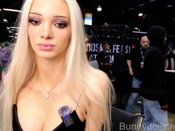girl
        bunnydollstella cam image #6554441