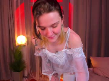 girl
        raypeach cam image #570555