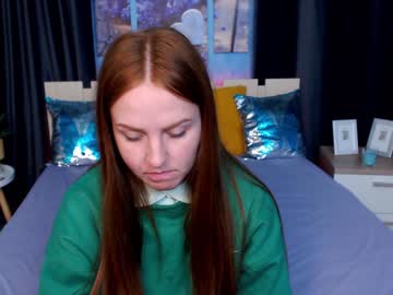 girl
        evarey_ cam image #2765328