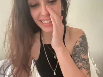 girl
        ariacutiee cam image #1528356