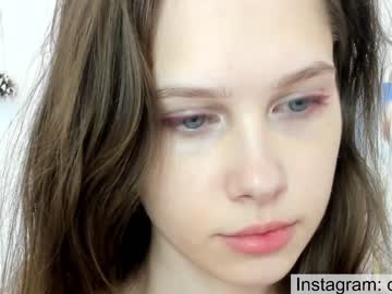 girl
        avrora_deis cam image #2168712
