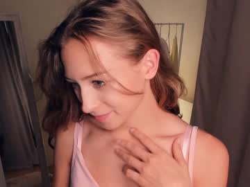 girl
        wave_of_happy_ cam image #2759261