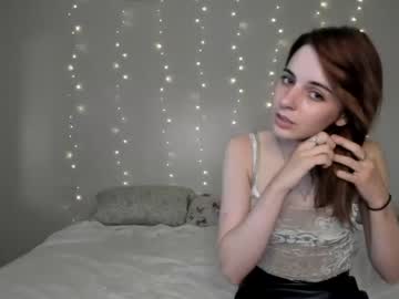 girl
        glitterglock cam image #772884