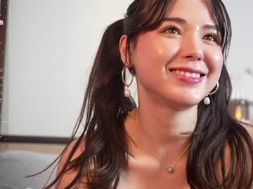 girl
        ellieintokyo cam image #2637427