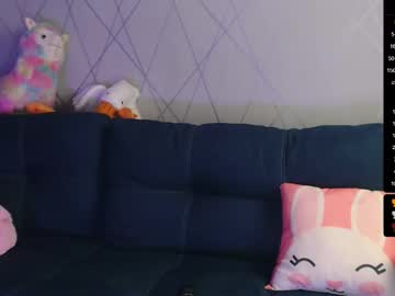 girl
        queen_kitty1818 cam image #6358610