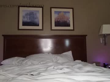 couple
        ari_lovexo cam image #1651689