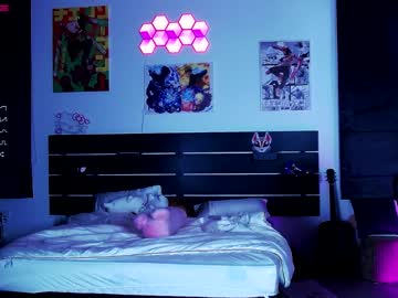 girl
        madnessalise cam image #1950378