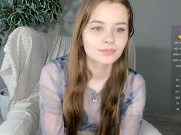 girl
        linettegrandon cam image #6178704
