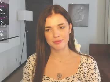 girl
        adri_dream cam image #6664320