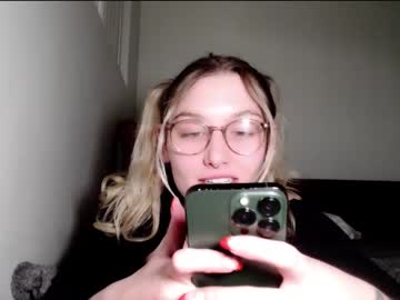 girl
        malthevalleyqueen cam image #3208179