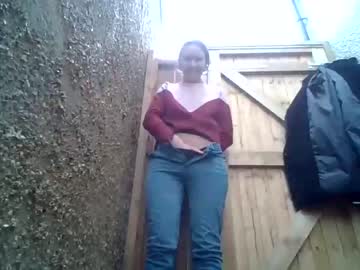 girl
        eatmypie69 cam image #3477623