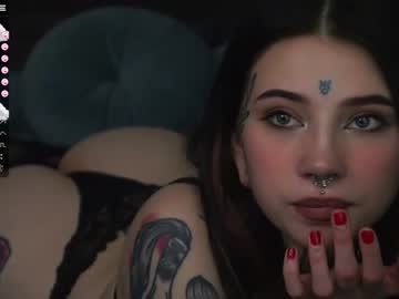 girl
        herbal_helpmepls cam image #487285