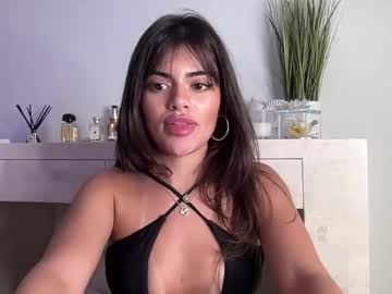 girl
        poutyselena cam image #6398653