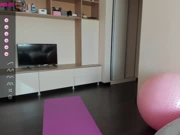 girl
        emilymilf__ cam image #1991138