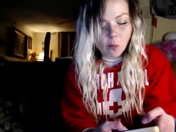 girl
        kipsy420 cam image #6731513