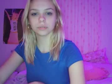 girl
        cindyloulou1 cam image #1055454