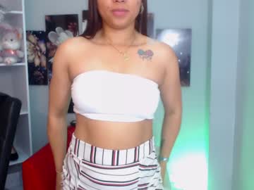 girl
        angela_sky6 cam image #5267657