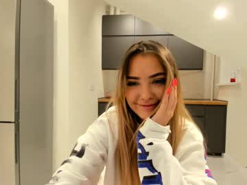 girl
        amelia__williams cam image #247095