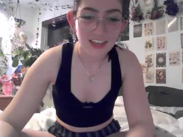 girl
        tatumwest cam image #6636389