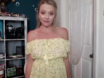 girl
        laceycoffeegirl cam image #1232500