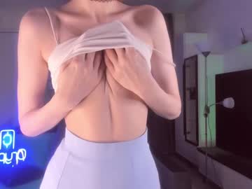 girl
        klttys__pearl cam image #5803705