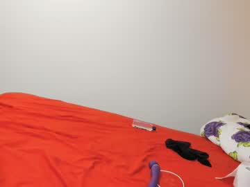 girl
        inocent_student17 cam image #2267334