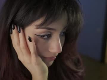 girl
        greeny_mat cam image #6611920